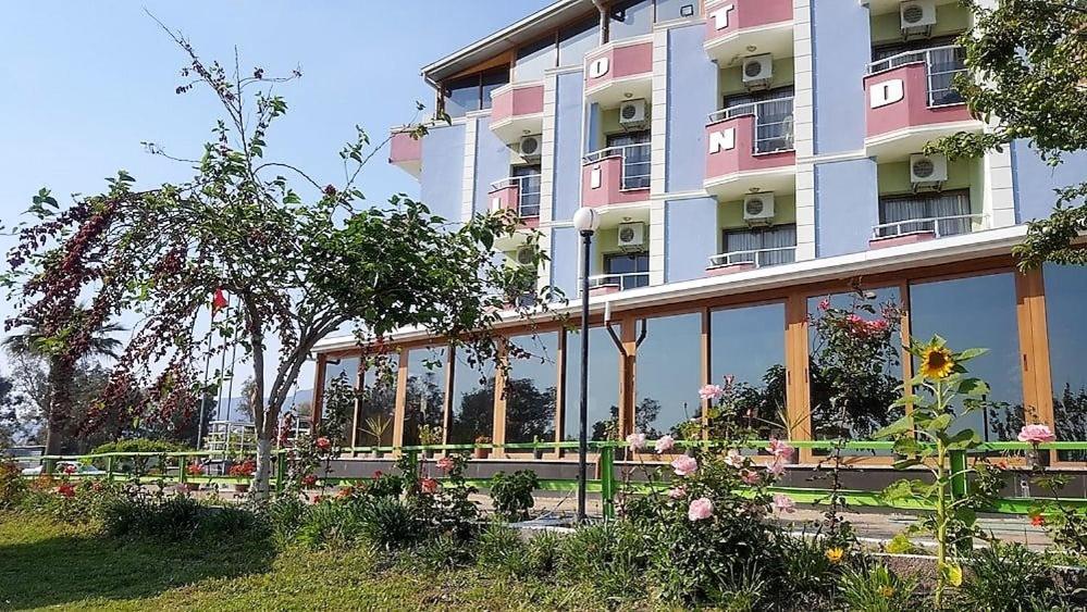 Linda Butik Otel Guemuelduer İzmir Exteriér fotografie